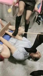 【木子大大】美容院3技师S群虐猥琐顾客【双视角版】_绳缚吧
