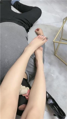 图片[9]-言妍】近距离肉丝高跟踩脚垫-绳艺资源网