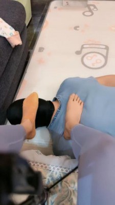 图片[17]_跆拳道小姐姐踢裆折磨后天脚汗闻袜子_绳缚吧