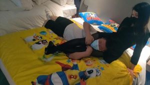 【小婉s】粉丝千里奔赴，只求绞死！黑丝腿绞窒息粉丝_绳缚吧