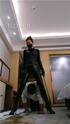 图片[3]-多多】皮靴下的奴隶-绳艺资源网