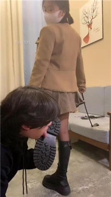 图片[6]-小怪人】长靴黑丝踩踏碾压/骑马/跪舔臭脚-绳艺资源网