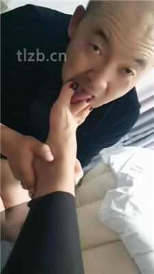 图片[9]-冷御女王】老狗下跪舔主人裸足-绳艺资源网