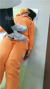 【广东迪迪】运动鞋白袜玩虐母畜【双视角版】_绳缚吧