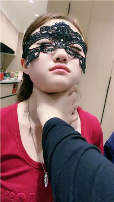 图片[17]-小羊】双母畜下跪犯贱-鞭打恋足舔-高跟踩掐脖窒息-绳艺资源网