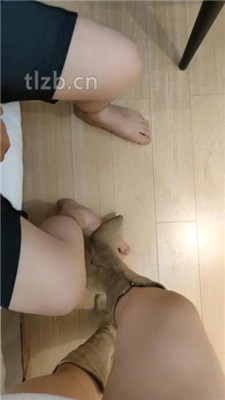 【广州丝主】品尝裸足/闻长靴鞋窝_绳缚吧