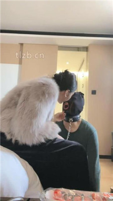 【小月牙】狗链拴丧家之犬-虐乳/藤条抽/闻舔高跟/卫生巾辱_绳缚吧