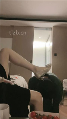 图片[15]-小月牙】狗链拴丧家之犬-虐乳/藤条抽/闻舔高跟/卫生巾辱-绳艺资源网