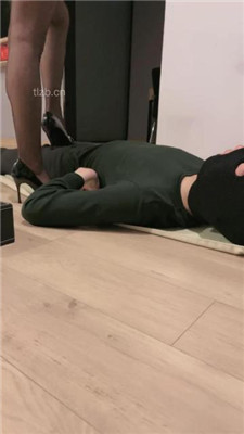 图片[15]-烁烁】坐脸窒息/转胯sp/跪舔黑丝高跟/踩踏喂食-绳艺资源网