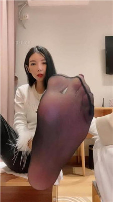 图片[2]-陈甜女帝】短靴黑丝踩地毯狗-绳艺资源网