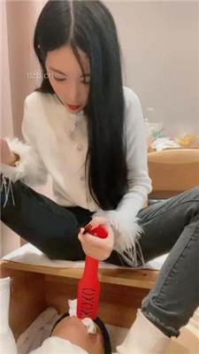 图片[4]-陈甜女帝】短靴黑丝踩地毯狗-绳艺资源网