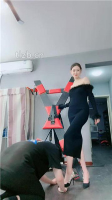 图片[17]-艾琳175】铁笼关狗-舔高跟/碾压狗爪/插嘴/袜子塞嘴/虐乳-绳艺资源网