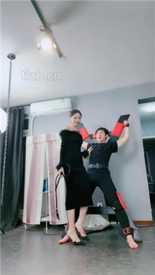 图片[20]-艾琳175】铁笼关狗-舔高跟/碾压狗爪/插嘴/袜子塞嘴/虐乳-绳艺资源网