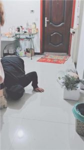 【美容院S】物化坐垫/吃垃圾/舔双S脏鞋/短靴踩踏_绳缚吧