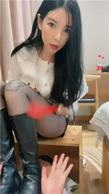 图片[3]-陈甜女帝】长靴黑丝美腿踩地毯狗完整版】-绳艺资源网