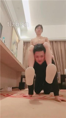 图片[3]-嘉妮】空军一号脏鞋蹂躏/转胯/虐乳/数据线鞭打-绳艺资源网