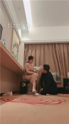 图片[4]-嘉妮】空军一号脏鞋蹂躏/转胯/虐乳/数据线鞭打-绳艺资源网