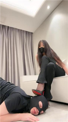 【糯糯】提档/耳光/踹脸/恋足狂舔_绳缚吧