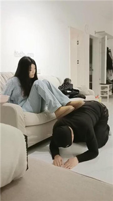 【小殿下】雪地靴践踏抖M家奴_绳缚吧