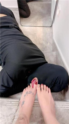 图片[3]-小软】圣诞女郎-美腿诱惑恋足舔-绳艺资源网