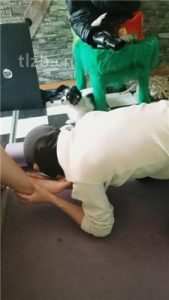 【哈市77s】跪舔高跟臭脚丫_绳缚吧