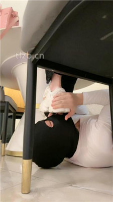 【亚兮】桌底狂舔脏鞋臭袜/坐脸窒息_绳缚吧