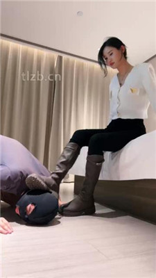 【孤傲女帝】长靴踩踏/重度踢踹/白袜蹂躏/腿绞转胯【双视角版】_绳缚吧