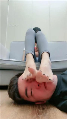 图片[3]-美娜格格】人体家具奴伺奉主人