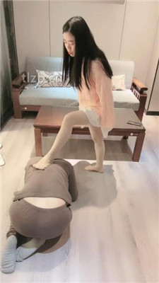 图片[16]-清禾】脚底踩踏喂食/骑马/肉丝舔脚丫