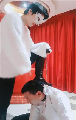图片[17]-伯爵】圈养犬化-蛇鞭/耳光/踢踹/清理靴子