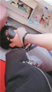 【妖魅】丝袜脚恋足舔_绳缚吧