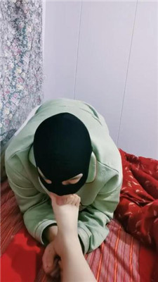 【千面】跪舔原味裸足_绳缚吧