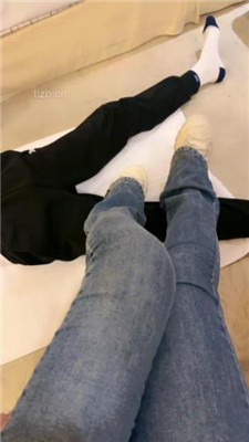 【小琪琪】小白鞋踩狗腿_绳缚吧
