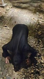 【上头姐妹】户外遇到猥琐男强制吃鞋底_绳缚吧