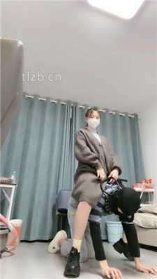 图片[5]-樱子大人】骑马爬行/运动鞋踩踏提档/舔拖鞋