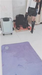 【美容院S】长靴御姐逛街回家虐家奴_绳缚吧