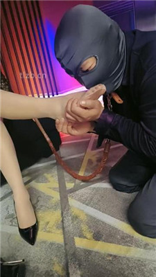图片[11]-咩祖】双S圈养犬化-囚禁狗笼/骑马鞭打/闻舔原味脚