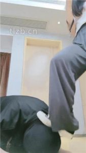 【妮蔻】帆布鞋碾压踩/臭白袜气味控制_绳缚吧