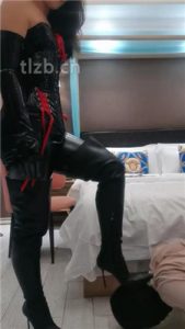 【冷御女王】重度sp鞭打/长靴碾压踩_绳缚吧