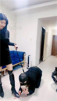 图片[14]-兔兔大人】场-踩狗头磕头/提档/鞭打/闻白袜/舔脏鞋底/跺踩