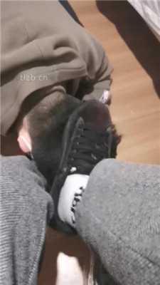 【玉皇】夜跑后脏鞋白袜气味辱_绳缚吧