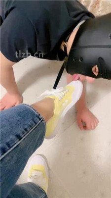 图片[3]-上上】下跪对着帆布鞋原味船袜发骚