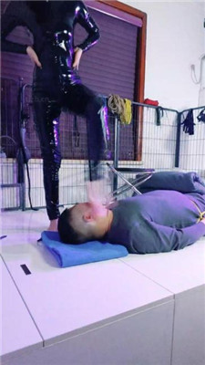 图片[9]-诗琪】皮衣女神调-踩踏/抽耳光/磕头