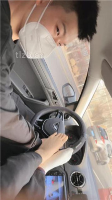 【朱砂痣】开发驾校教练舔脏鞋臭脚_绳缚吧