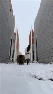 【辣姐】冰天雪地虐狗被路人偶遇_绳缚吧