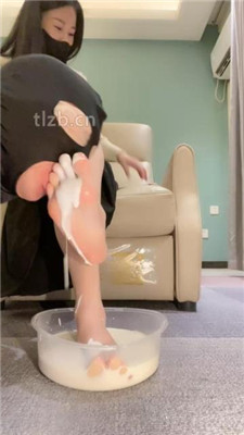 图片[6]-婪s】喝牛奶洗脚水/骑马爬行/夹乳