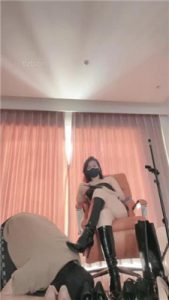 【冷颜】长靴踩狗头/头顶鞋子/鞭打/高跟玉足恋足调_绳缚吧