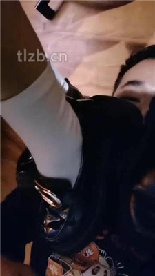 图片[3]-扫楼小神】女仆店两个小姐姐无意识脚垫
