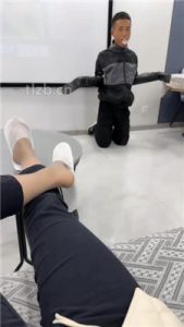 【辣姐】嘴塞袜子物化狗奴/踩踏喂食/喝洗脚水_绳缚吧