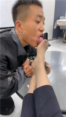 图片[13]-辣姐】嘴塞袜子物化狗奴/踩踏喂食/喝洗脚水